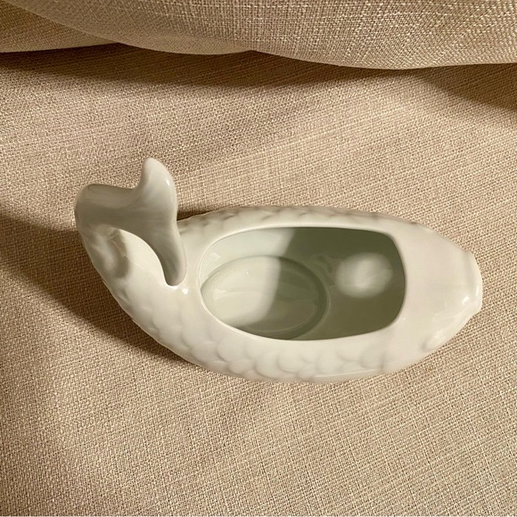 Vintage DANSK China (France) - White FISH SHAPE SAUCE GRAVY BOAT PITCHER - MINT - Picture 3 of 10